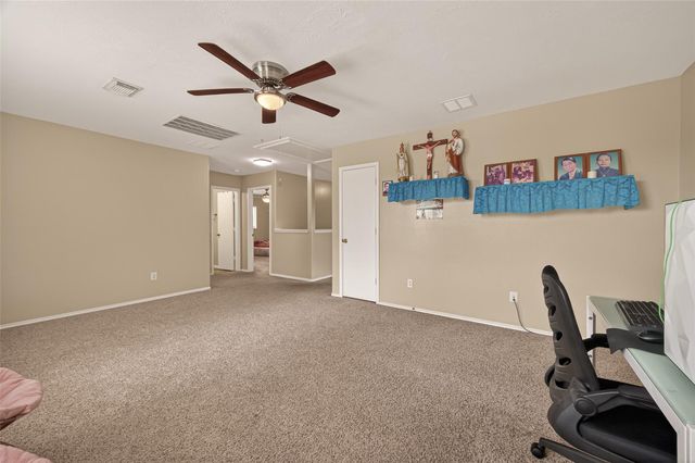 8907 Rainesville Lane, Houston, TX 77075