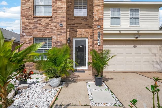 8907 Rainesville Lane, Houston, TX 77075