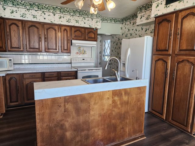 113 Jackson Street, Hurst, IL 62949