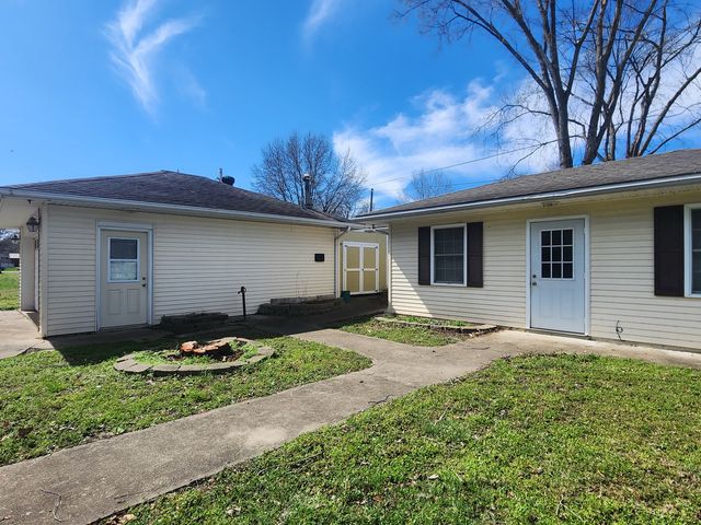 113 Jackson Street, Hurst, IL 62949
