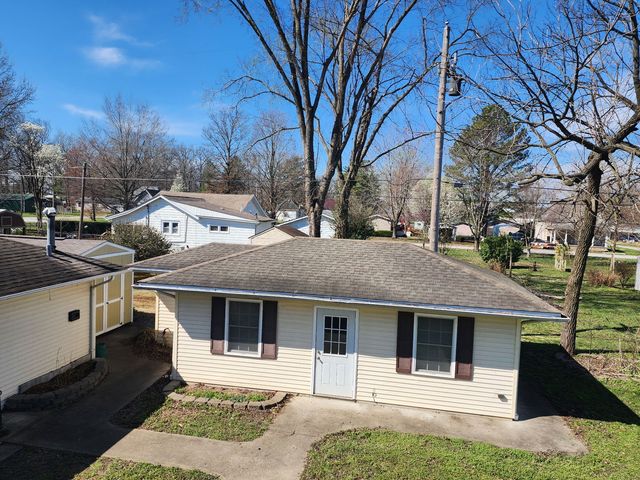113 Jackson Street, Hurst, IL 62949