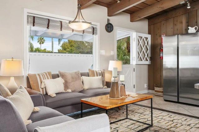 367 Beech Ave, Carlsbad, CA 92008