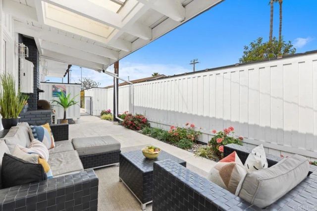 367 Beech Ave, Carlsbad, CA 92008