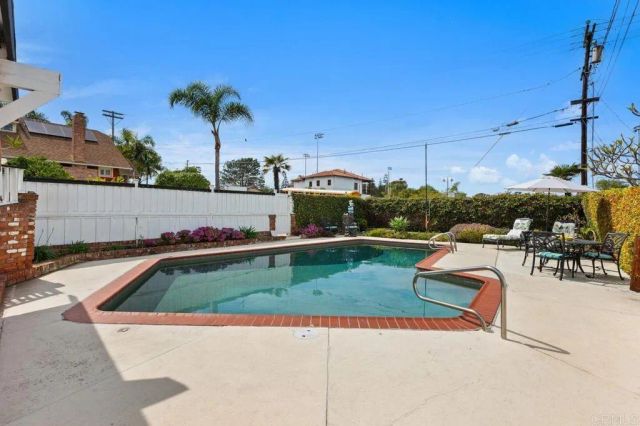 367 Beech Ave, Carlsbad, CA 92008