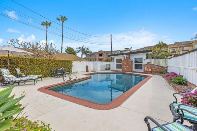 367 Beech Ave, Carlsbad, CA 92008