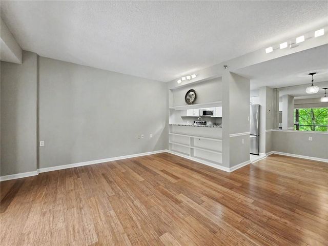 1800 Clairmont Lake A314, Decatur, GA 30033
