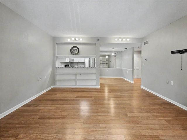 1800 Clairmont Lake A314, Decatur, GA 30033