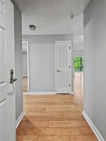 1800 Clairmont Lake A314, Decatur, GA 30033