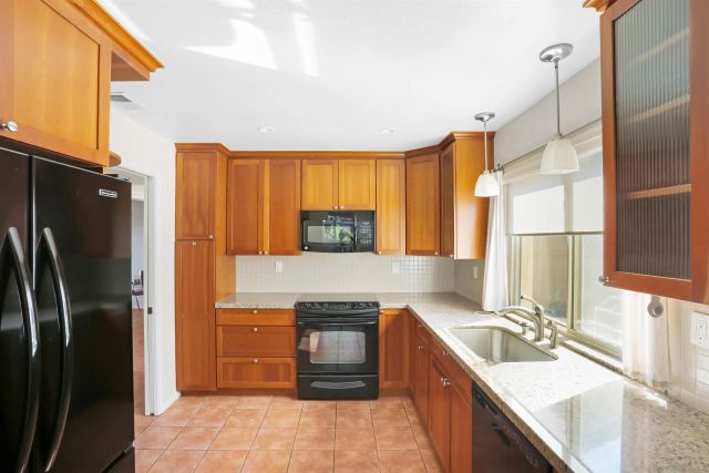 17461 Plaza Otonal, San Diego, CA 92128