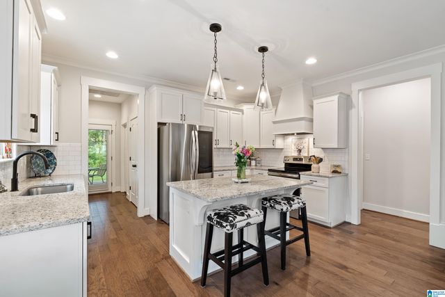 1990 CYRUS COVE DRIVE, Hoover, AL 35244