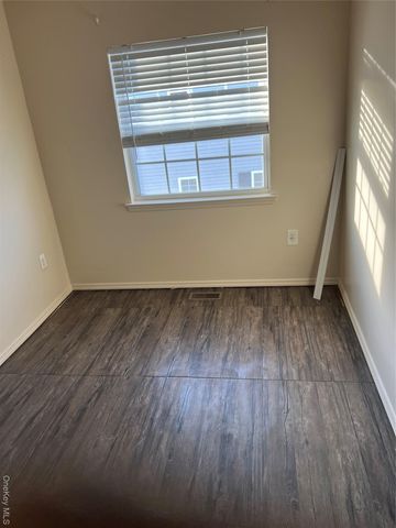 219 Surf Drive 134B, Bronx, NY 10473