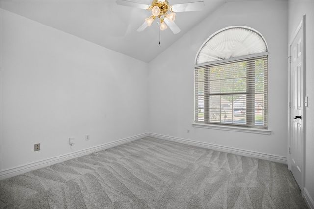 5213 S 60th Place, Rogers, AR 72758