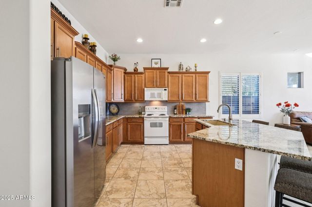 18409 W SWEET ACACIA Drive, Goodyear, AZ 85338