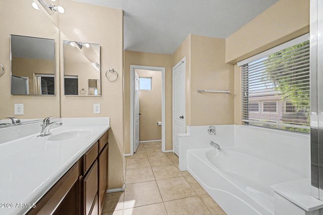 1278 E BAKER Drive, San Tan Valley, AZ 85140