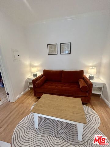 854 4th Street F, Santa Monica, CA 90403