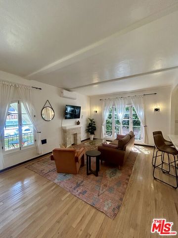 854 4th Street F, Santa Monica, CA 90403