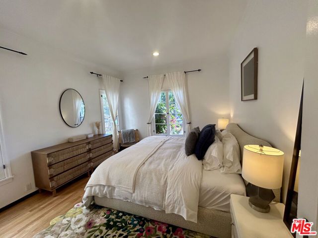 854 4th Street F, Santa Monica, CA 90403