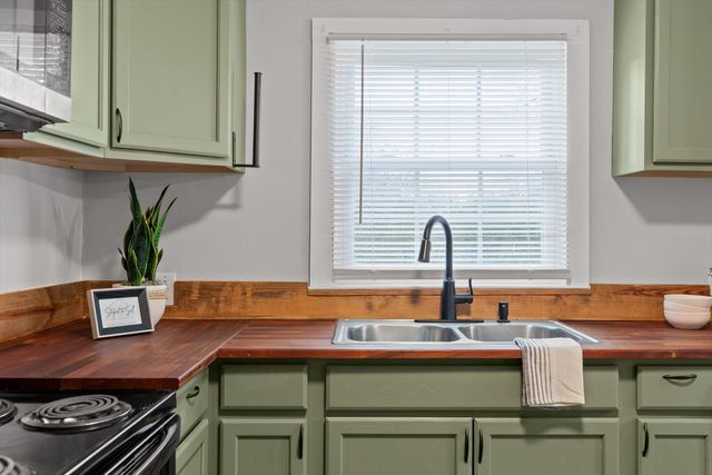 205 Georgia Street, Rossville, GA 30741