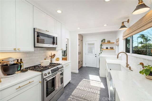 6702 E El Salvador Street, Long Beach, CA 90815