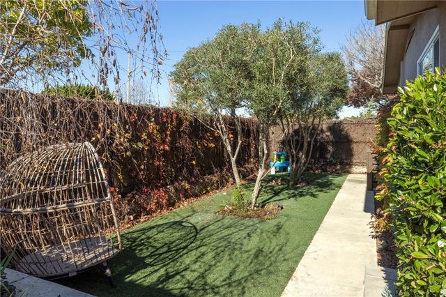 6702 E El Salvador Street, Long Beach, CA 90815