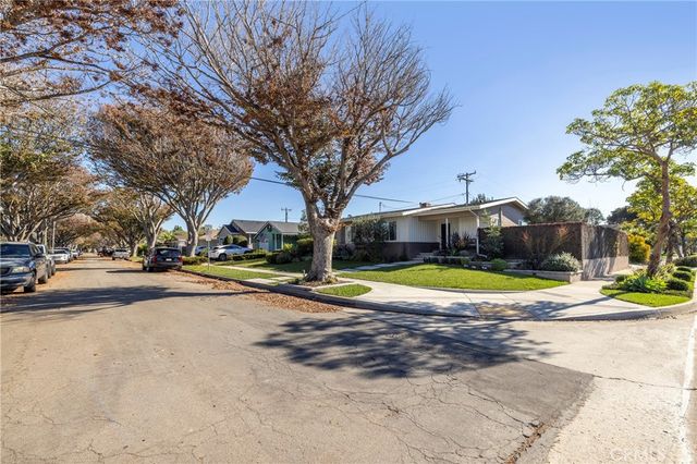 6702 E El Salvador Street, Long Beach, CA 90815