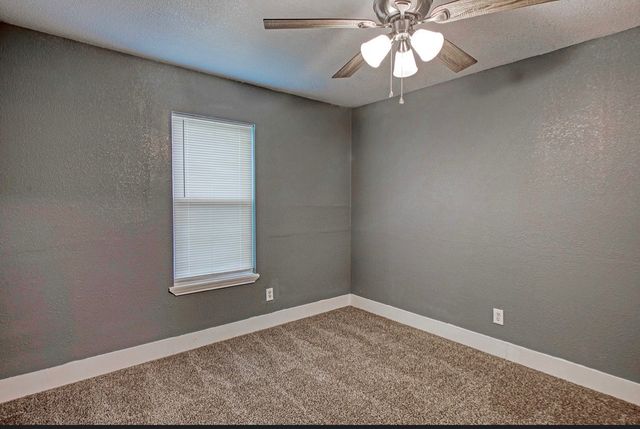 307 Dee Lane, Arlington, TX 76011