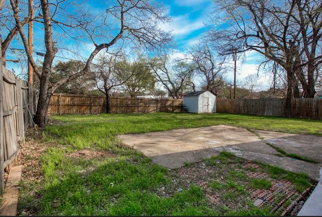 307 Dee Lane, Arlington, TX 76011