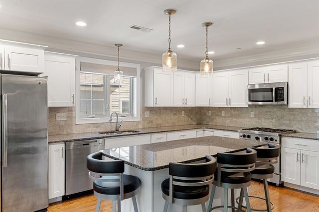 22 Hawthorne Street 2, Boston, MA 02119