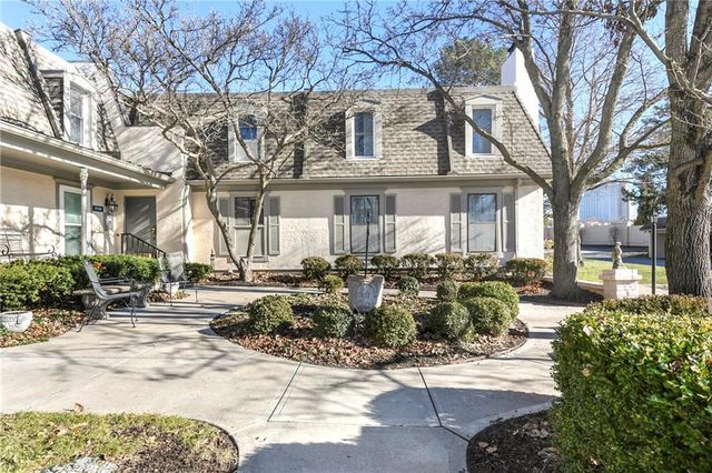 6708 W 109th Street E, Overland Park, KS 66211