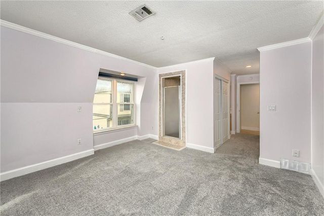 6708 W 109th Street E, Overland Park, KS 66211