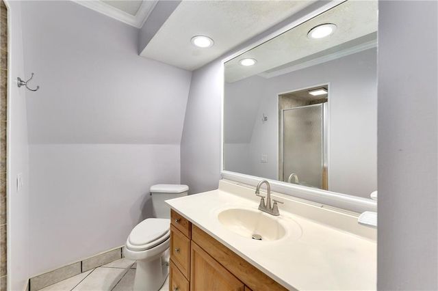 6708 W 109th Street E, Overland Park, KS 66211