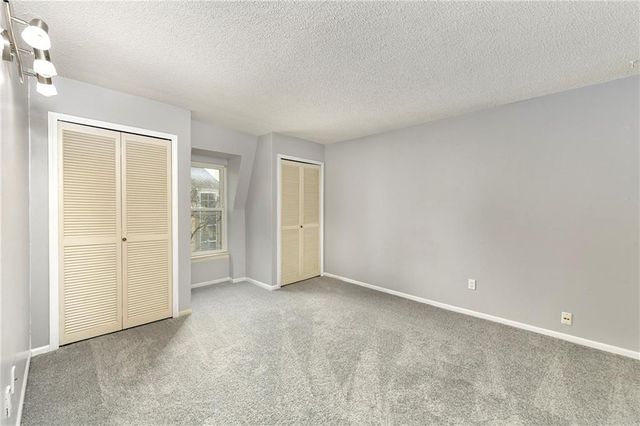 6708 W 109th Street E, Overland Park, KS 66211