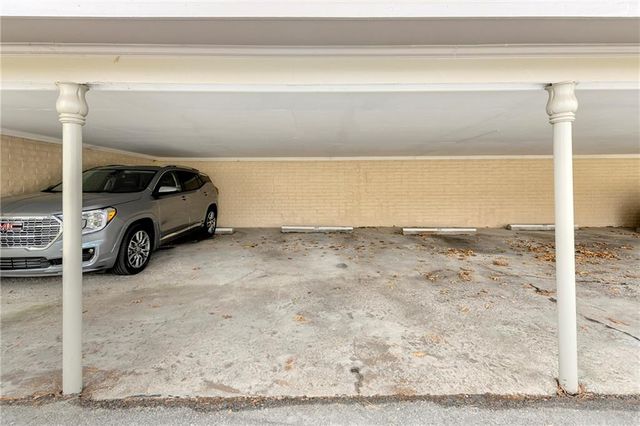 6708 W 109th Street E, Overland Park, KS 66211