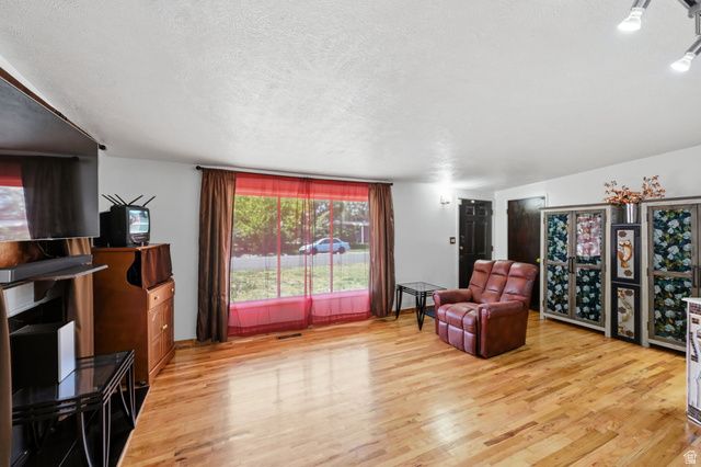 2950 W AMHERST AVE, West Valley City, UT 84119