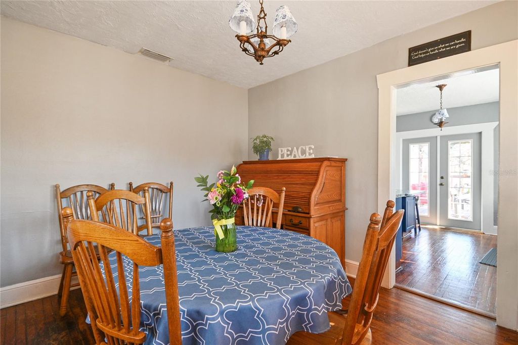 Image 15 of property listing at 118 E YELKCA TERRACE, Edgewater, FL 32132