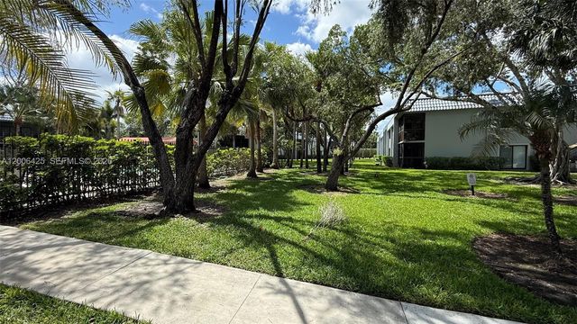 16551 Blatt Blvd 205, Weston, FL 33326