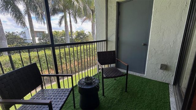 16551 Blatt Blvd 205, Weston, FL 33326