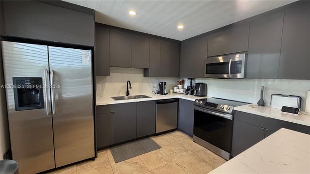 16551 Blatt Blvd 205, Weston, FL 33326