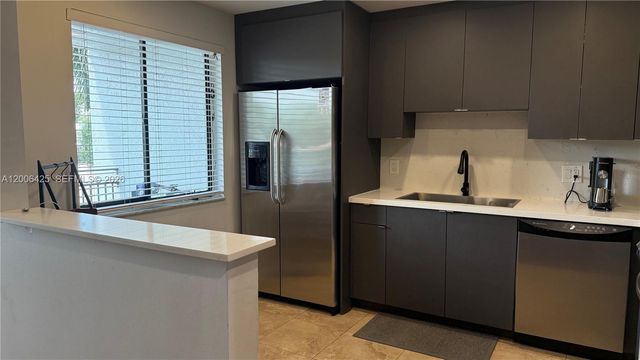 16551 Blatt Blvd 205, Weston, FL 33326