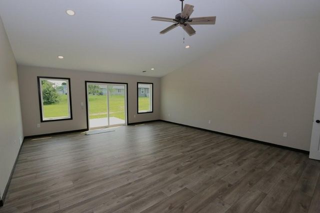 1012 NE 6th Avenue, Perham, MN 56573