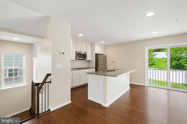 1052 OWENS RD, Oxon Hill, MD 20745