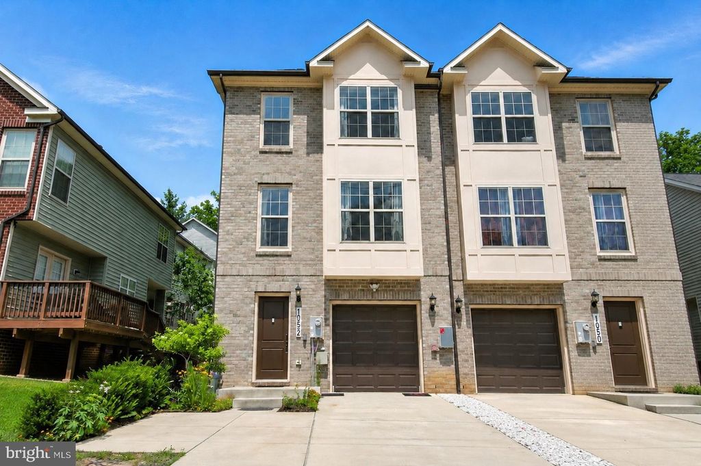 1052 OWENS RD, Oxon Hill, MD 20745