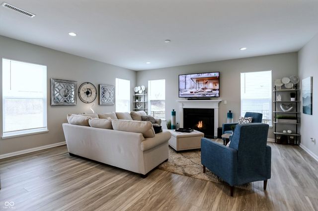 3862 Saddle Club South Parkway, Bargersville, IN 46106