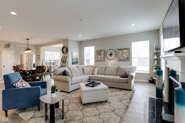 3862 Saddle Club South Parkway, Bargersville, IN 46106