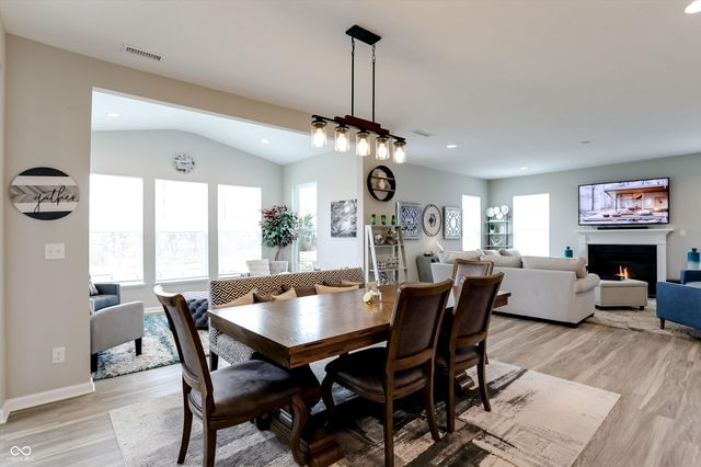 3862 Saddle Club South Parkway, Bargersville, IN 46106