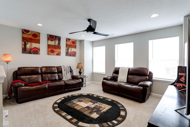 3862 Saddle Club South Parkway, Bargersville, IN 46106