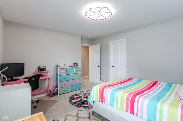 3862 Saddle Club South Parkway, Bargersville, IN 46106