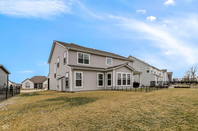 3862 Saddle Club South Parkway, Bargersville, IN 46106