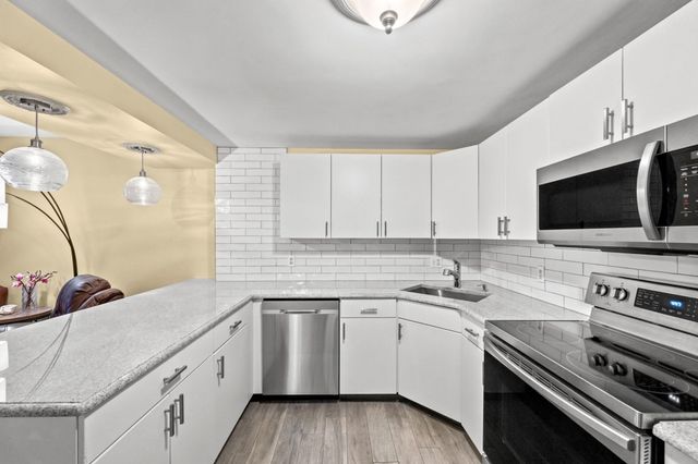 155 George Washington Blvd 401, Hull, MA 02045