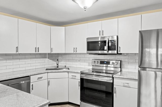 155 George Washington Blvd 401, Hull, MA 02045
